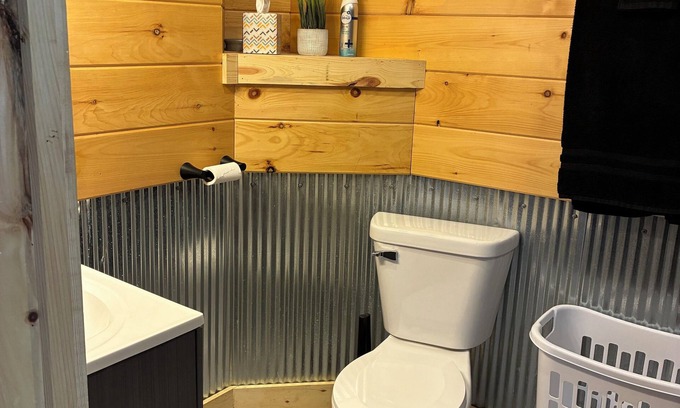 McConnelsville Apartment | Peaceful apartment with AC in charming McConnelsville