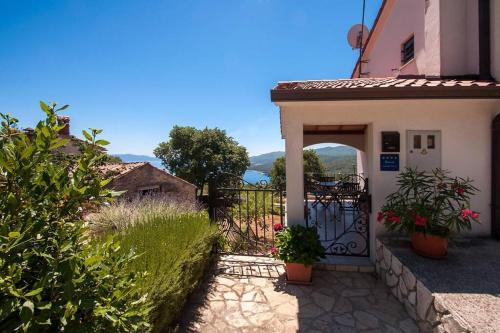 Rabac Apartment | Peaceful apartment with beautiful sea view