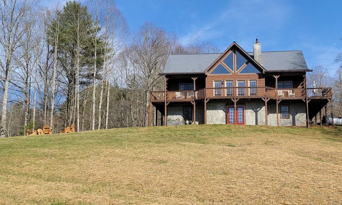 Green Mountain Cabin | Peaceful Cabin Retreat with Amazing Views