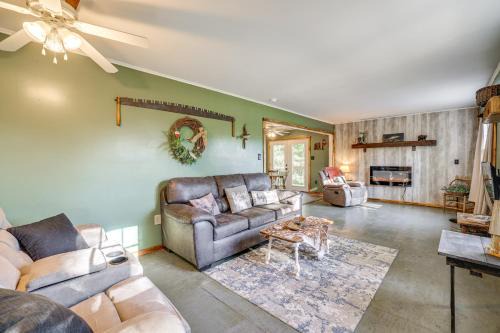 Cassville House | Peaceful Cassville Vacation Rental - Hike and Fish!