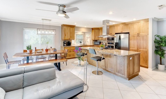 Poway House | Peaceful, chic 2 bed room house