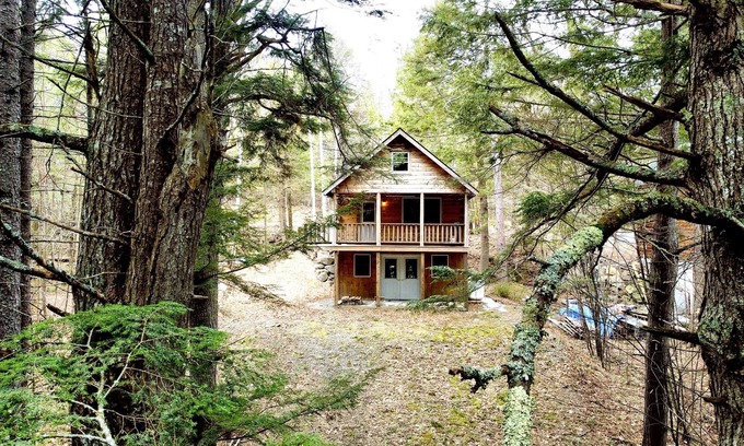 Beaver Cove Cabin | Peaceful, Cozy, Cabin & Boats on Waterfront Property in Beaver Cove