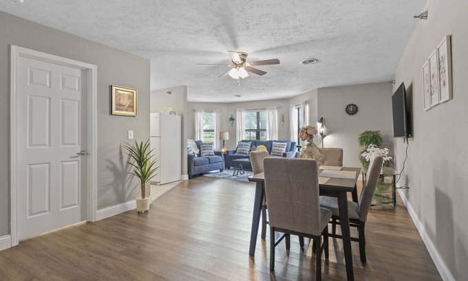 Springfield Apartment | Peaceful Escape in downtown Springfield.