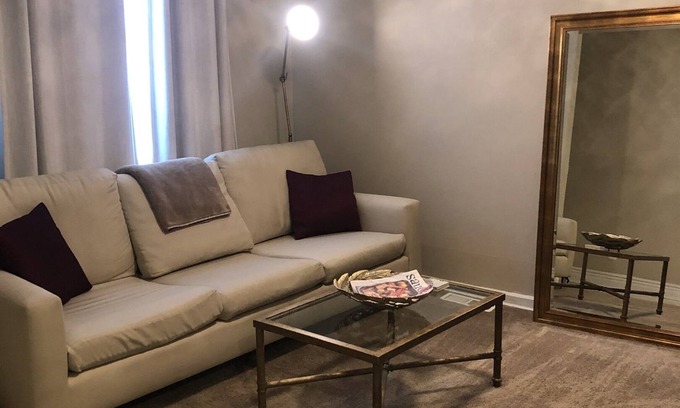 St. Louis Apartment | Peaceful feel in the City