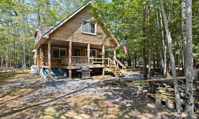 Standish House | Peaceful Frye Island Stay – Cozy Family Comfort