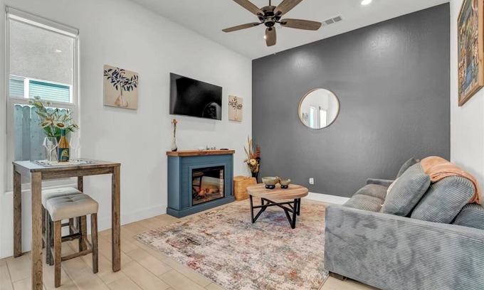 Hanford House | Peaceful Guest Casita Private Entrance No Cleaning Fee