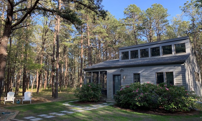 Cotuit House | Peaceful Guest House Cottage, w air conditioning and only 0.2 to private beach!