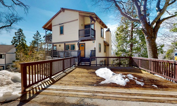 Cedar Glen House | Peaceful mountain view home with fireplace, gas grill, & balcony