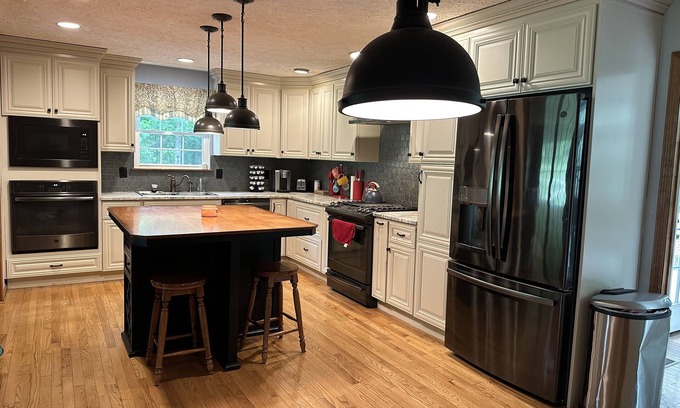 Douglasville House | Peaceful Nature Getaway|2 Acres