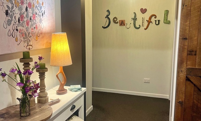 Saint Albans House | Peaceful Pocket - Christchurch. Excellent for families.