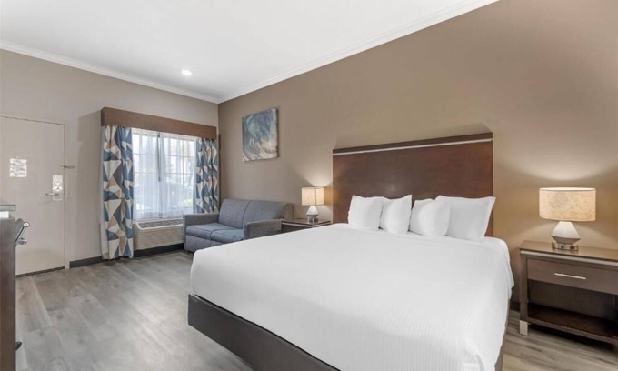 North Redondo Hotel | Peaceful Redondo Beach Escape w/Cozy King Bed & Relaxing Jacuzzi – Perfect Stay