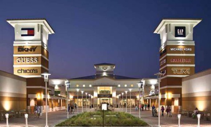 Allen House | Peaceful room downstairs of house w/frig & private bathroom