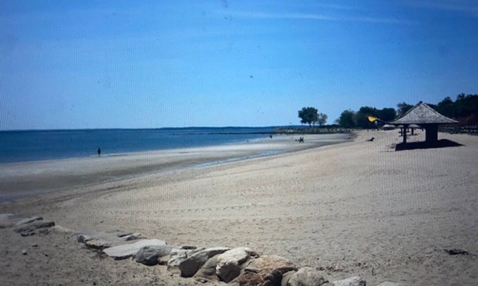 Greenwich House | Peaceful, Sunny, Convenient Downtown Greenwich