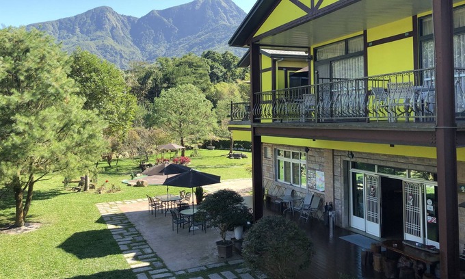 Lugu Bed & Breakfast | Peach Villa