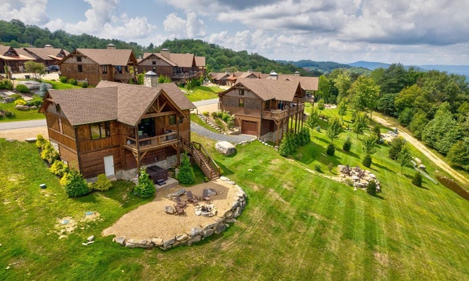 Banner Elk Cabin | Peak A View- Camp Eagles Nest with views, two ensuites, fire pit, hot tub
