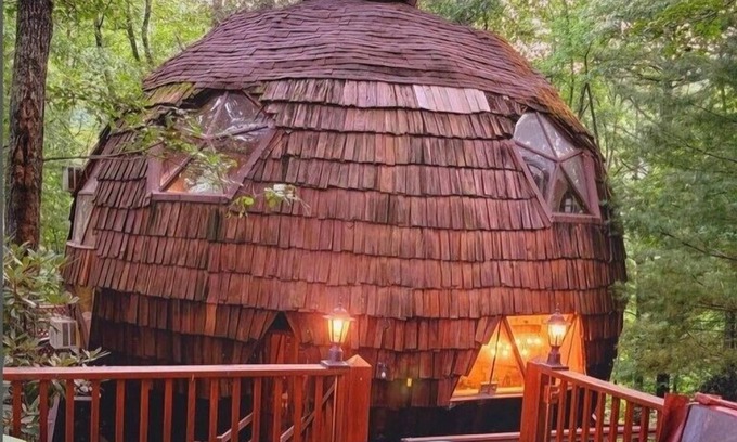 Grassy Creek Cabin | Peak Leaf Season + Peak Comfort @ Unforgettable