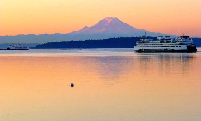 Bainbridge Island House | Pearl's Beach House - Point White/Lynwood, No-Bank waterfront, Mt. Rainier View