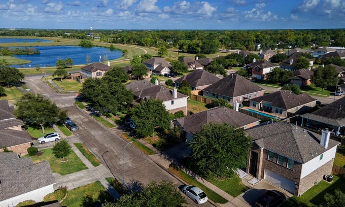 Pearland Villa | Pearland Home Texas with walking distance to the trail