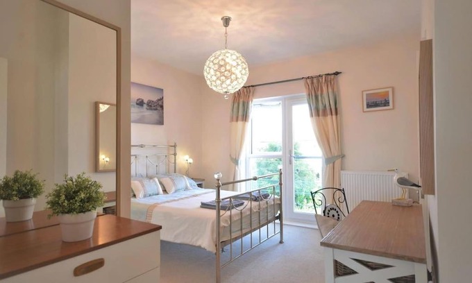 Worthing House | Pebble House (Goring-by-Sea)