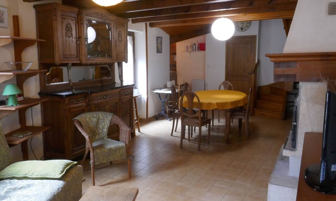 Sainte-Enimie House | Pedestrian center, upstairs apartment and use of entire house