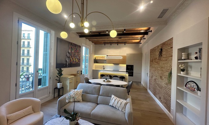 El Raval Apartment | Pelai House-Spacious Luxury Retreat 3 bed/3 bath by La Rambla,Placa de Catalunya