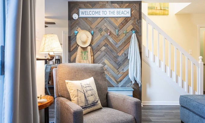 Kitty Hawk Condo | Pelican's Nook/King Bed/Community Pool-Tennis-PB