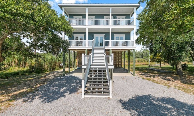 Ocean Springs House | Pelican View Beach House - Private Beach!