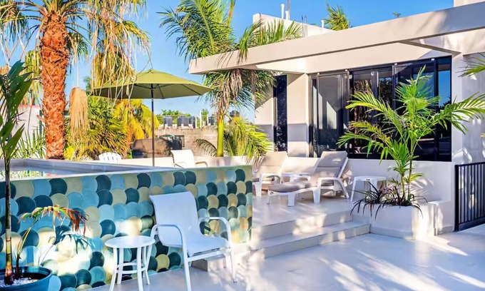 San Miguel Apartment | Pelikanos on 10 Avenue Downtown -Red Parrot-