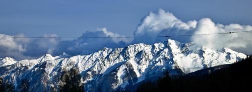 Pemberton Apartment | Pemberton Valley 1 bedroom suite featuring incredible views of Mount Currie with king size bed cable TV complimentary parking walk to Village