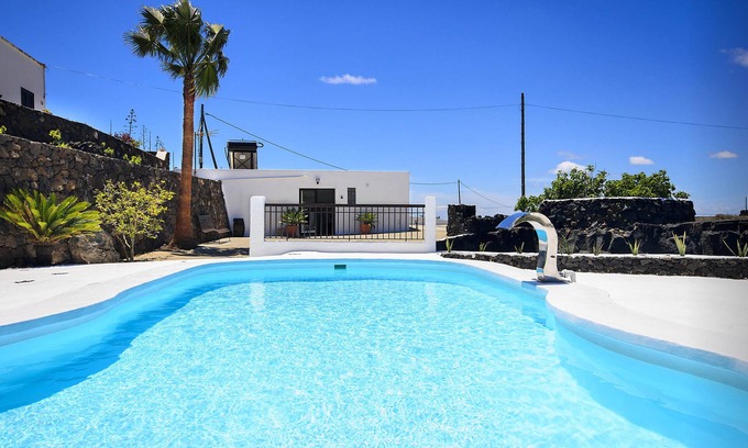 La Asomada Apartment | Peñas Blancas, Jameo style Pool within Volcanoes
