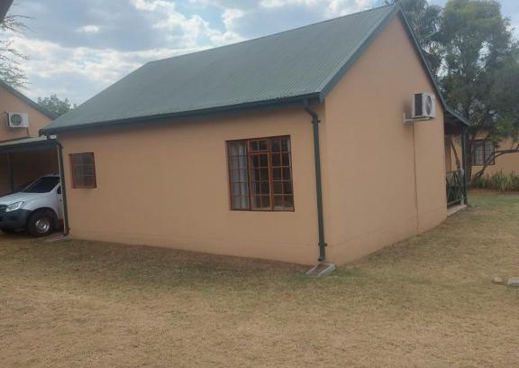 Bela-Bela Apartment | Pendleberry Groove Holidays (Unit 2)