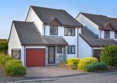 Treator House | Pendragon