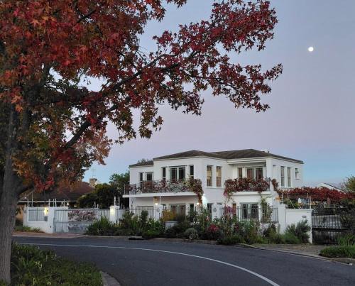 Stellenbosch Bed & Breakfast | Penelope's Stellenbosch