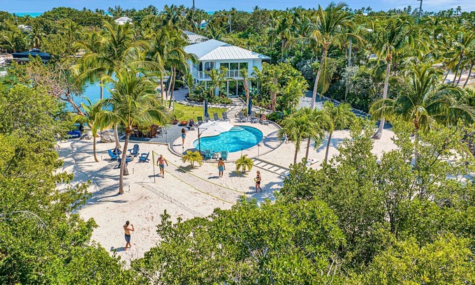 Islamorada House | Peninsula Villa | Boat Dock | Heated Pool | Sunset Point