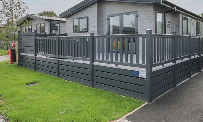 Fowey Cabin | PENMARLAM LODGE RETREAT 17, family friendly in Bodinnick