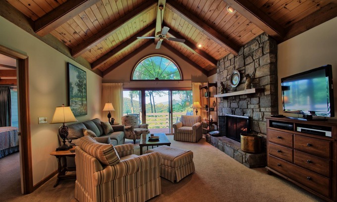 Boone House | Penrith Hideaway - Yonahlossee, Tennis, Swimming, Views