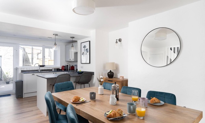 St Just House | Penrose Cottage - Architect designed in the heart of St Just. Dog friendly