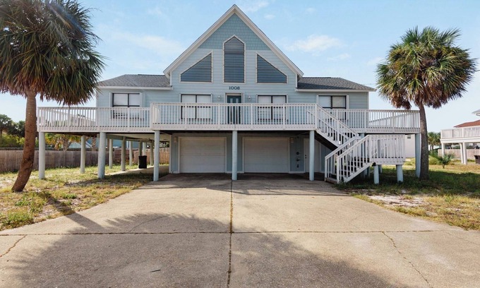 Toilla Segunda House | 🌴Pensacola Beach Getaway | Spacious Home w/Loft + Balcony 🌴Blue Heron