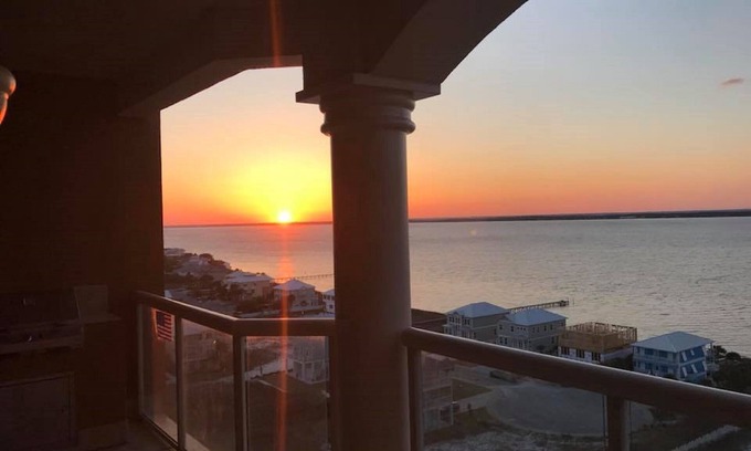 Pensacola Beach Condo | PensacolaBeachLuxuryCondoRental~1206T5~NauticalBrees~StunningSunsetsWillSleep10!
