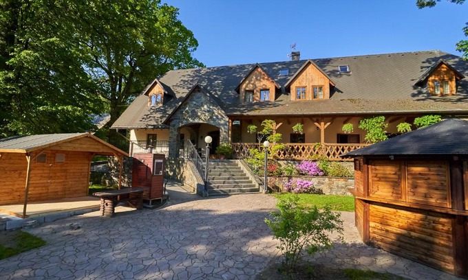 Lipova-Lazne House | Pension Restaurant Bobrovník