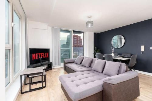 Sheffield City Centre Apartment | Pent House Roof Top Balcony City Centre Apt