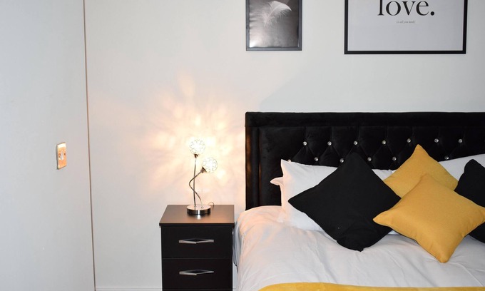Bordesley Apartment | Penthouse 1-Bed Apartment with amazing views
