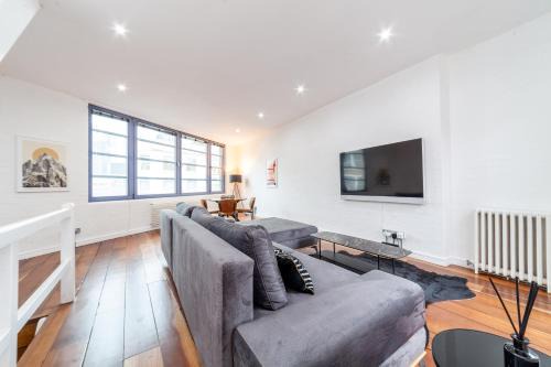 Old Street Apartment | Penthouse 2BR duplex with Roof Terrace in Shoreditch
