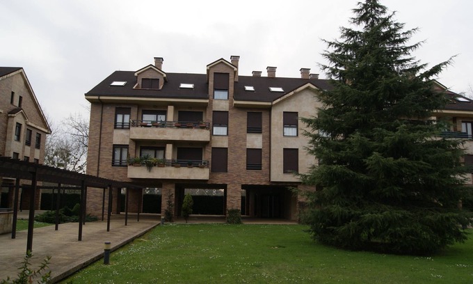 Gijon-Este Condo | PENTHOUSE 6 pax WIFI + POOL + PADDLE: River Park -Viesques - Gijón (VUT-719. AS)
