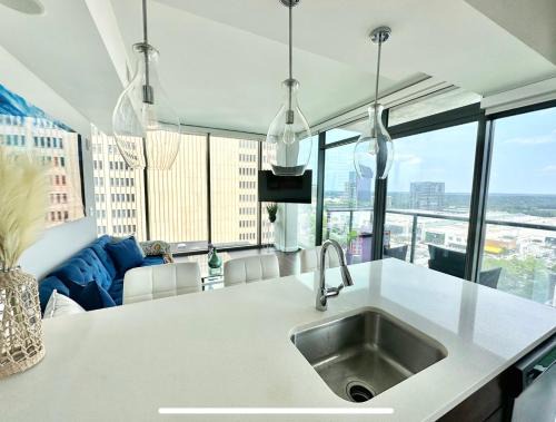 Lenox Apartment | Penthouse Condo In Atlanta