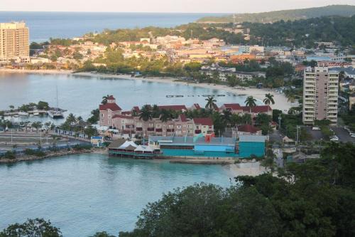 Ocho Rios Apartment | Penthouse On The Ridge