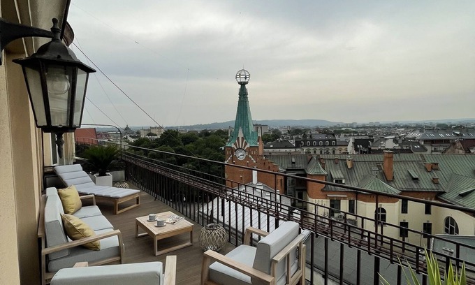 Stare Miasto Apartment | Penthouse Panorama - LoftAffair