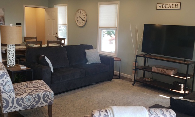 Sylvan Beach Apartment | Penthouse Suite in the heart Sylvan Beach Resort