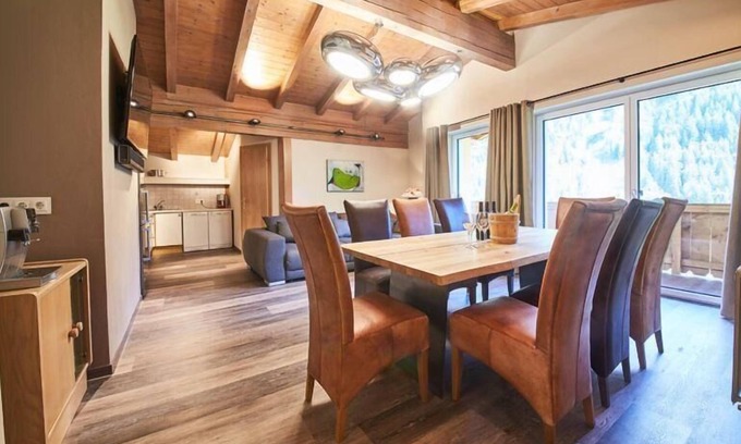 Hinterglemm Apartment | "Penthouse suite" with hot tub