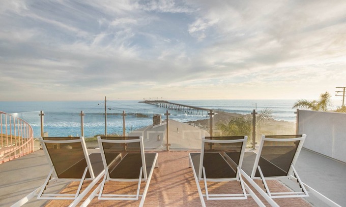 Mussel Shoals House | Penthouse Surfside Oasis in Mussel Shoals